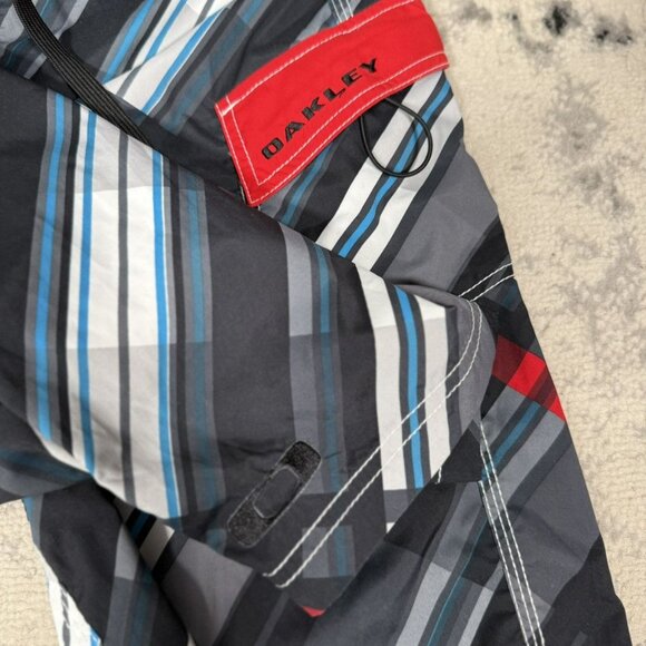 Y2K Oakley Red Blue Gray Stripes Board Shorts - Picture 3 of 6